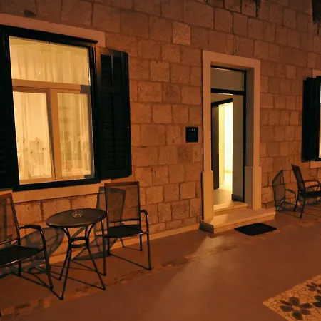 Dzapo Apartment *